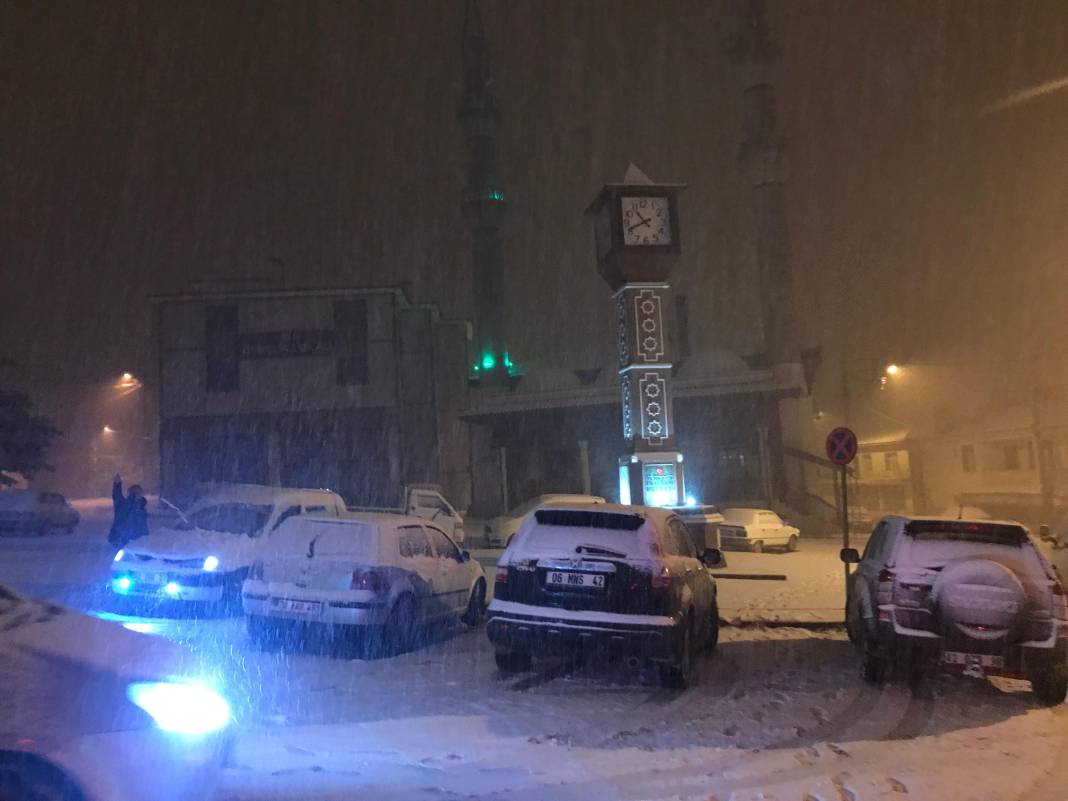 Konya'da özlenen manzara! Mevsimin ilk karı düştü 10